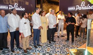 Presidente ofreció recepción a invitados en la fortaleza Ozama