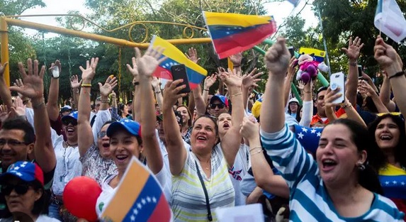 Venezolanos con documentos vencidos podrán trabajar en RD imagen