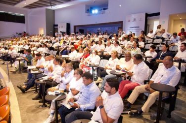 Nuevos legisladores capacitados en taller Liderazgo Transformador