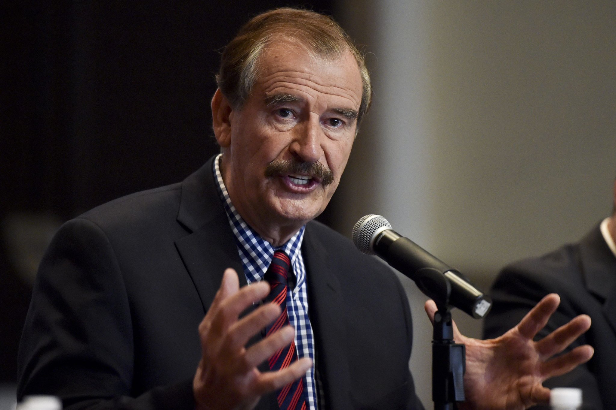 Expresidente Fox insta a Leonel reconsiderar «apoyo» a Maduro imagen