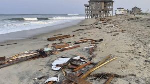 EEUU: Tormenta Ernesto causa muertes y oleaje en costa Este