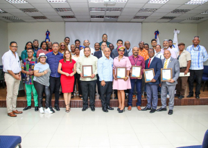 Celebran conversatorio sobre derecho autor en la música típica