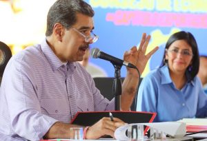 Maduro opina estadounidenses «se han dado un tiro en el pie»