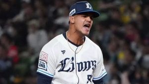 Dominicano Albert Abreu obtuvo segundo triunfo en beisbol Japón