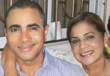 HIGUEY: Choque deja doctora muerta y a su esposo herido