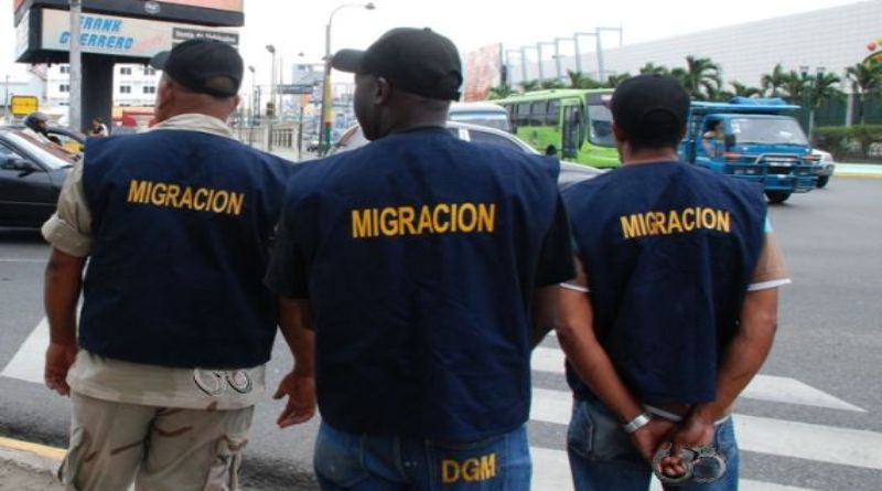 Dos agentes Migración heridos en un incidente en Montecristi imagen