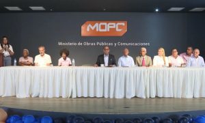 MOPC construirá y mejorará cientos de viviendas en la RD