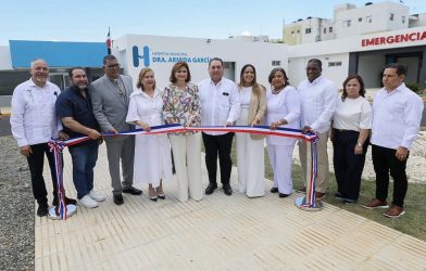 Gobierno entrega centro en LV y da palazo para ampliar hospital