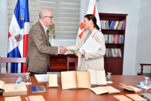 AGN recibe libros de la biblioteca personal Pedro Henríquez Ureña