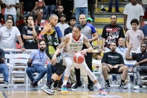 Bameso y San Carlos lideran el torneo de baloncesto del DN