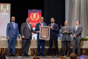 ADHA entrega la medalla al mérito al presidente Abinader