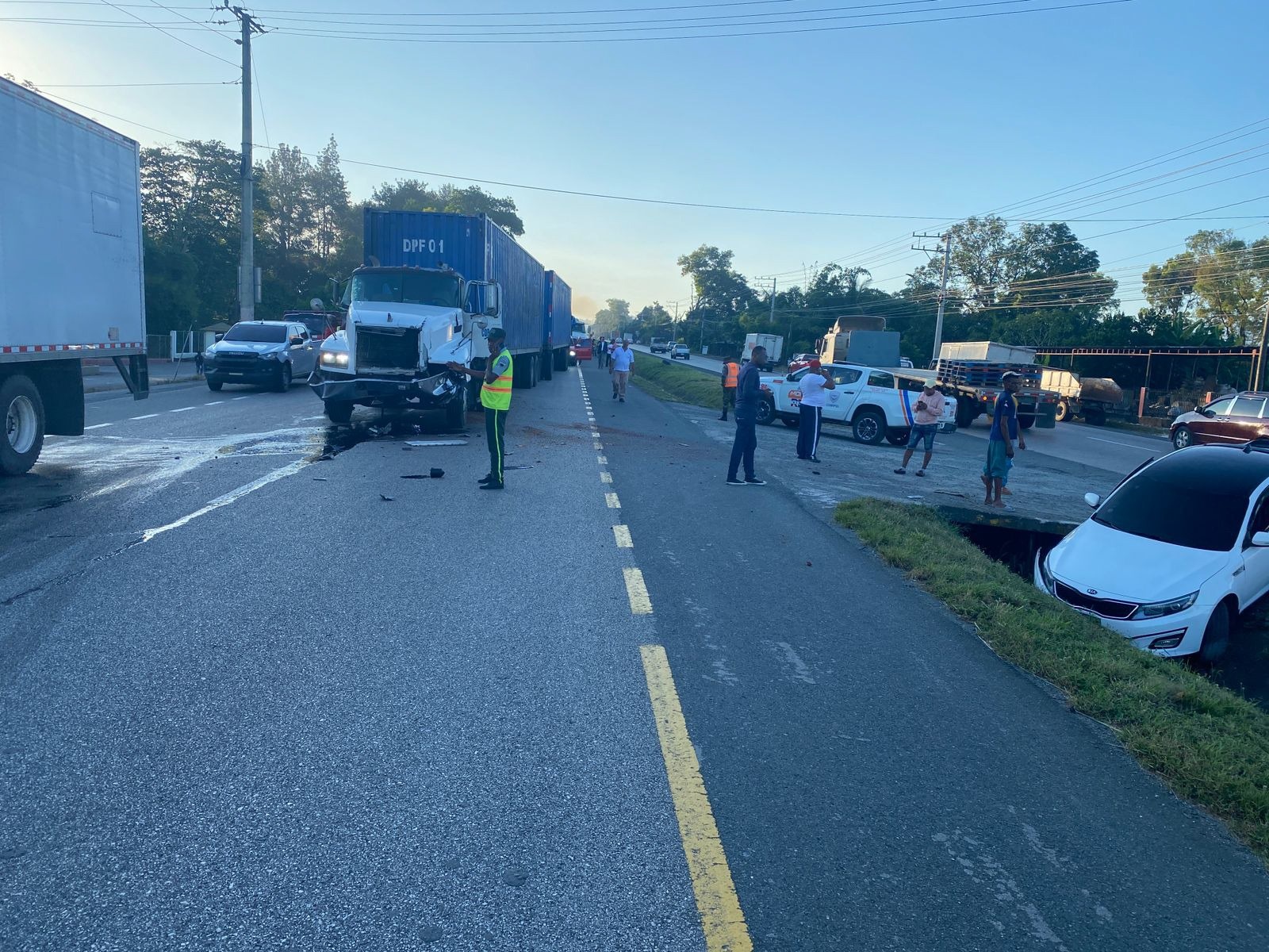 BONAO: 16 personas resultan afectadas en accidente múltiple imagen