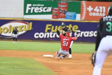 Estrellas cortan invicto a Leones; Gigantes disponen de los Toros