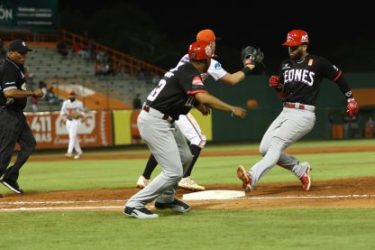 Leones, Licey y Estrellas ganan en el torneo de beisbol dominicano