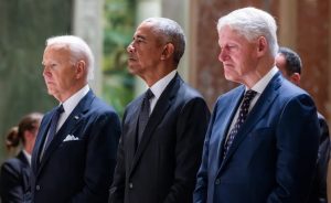 Joe Biden se reencuentra con Obama y Pelosi en funeral