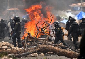 BOLIVIA: Heridos y detenidos en choques Policía y seguidores Evo