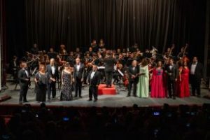 Compañía Lírica celebra a casa llena 45 años, en Bellas Artes