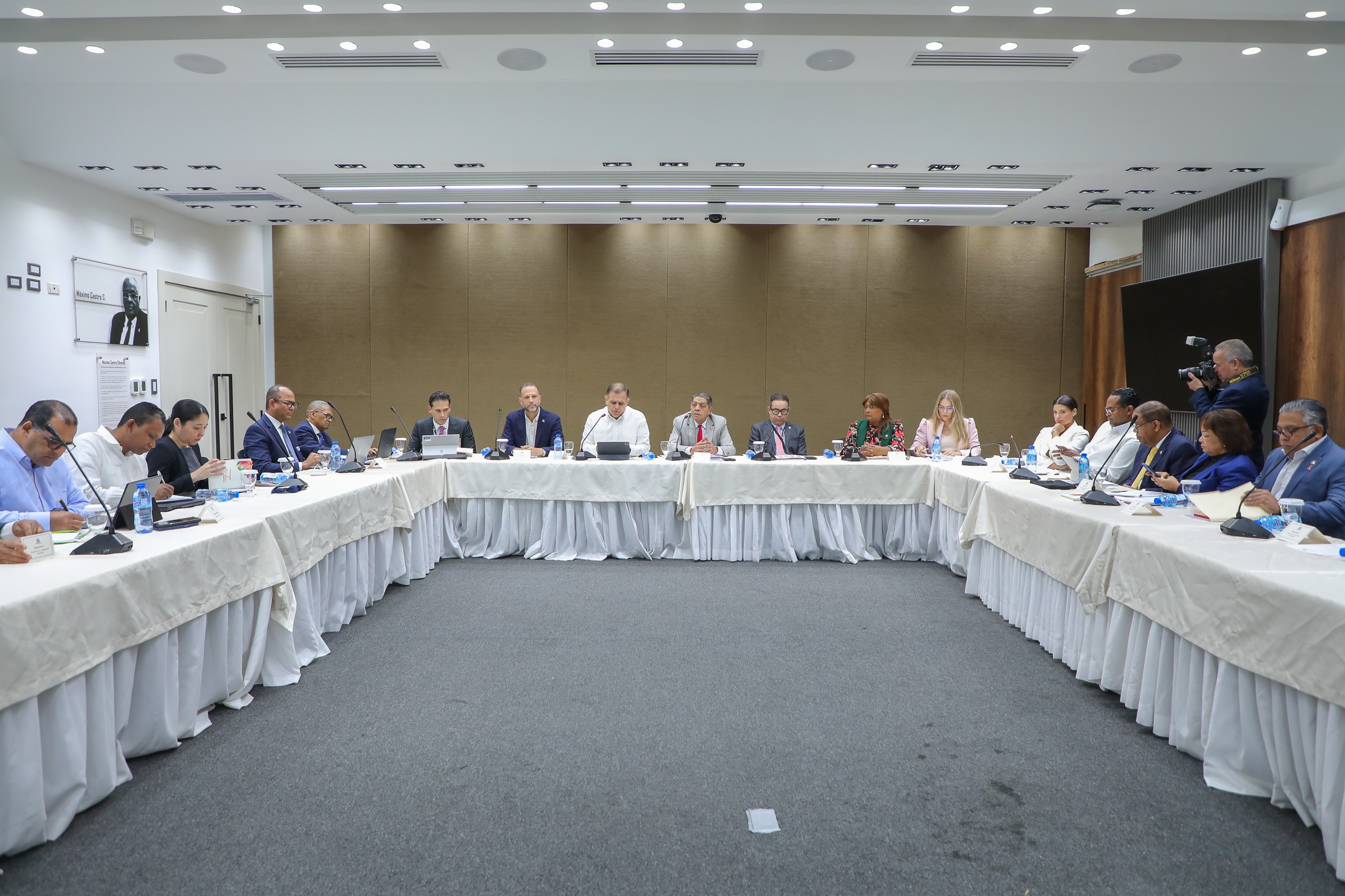 Sectores exponen en Congreso quejas sobre la reforma fiscal imagen