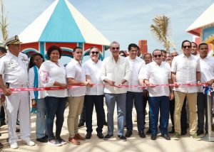 Inauguran segunda fase puerto Cabo Rojo y obras en Peravia