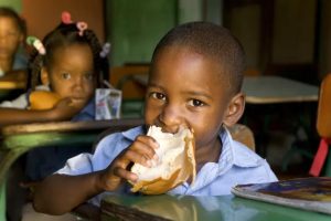 Obesidad y desnutrición afectan niños R. Dominicana