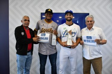 Seleccionan Moyers y Hernández Jugadores Semana Beisbol de RD