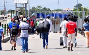 Haitianos dejan RD de forma voluntaria por deportaciones