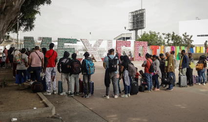 Migrantes quedan en el limbo en México por medidas EU