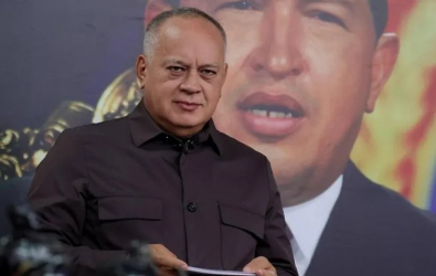 Venezuela suspende vuelos con Colombia tras denunciar plan