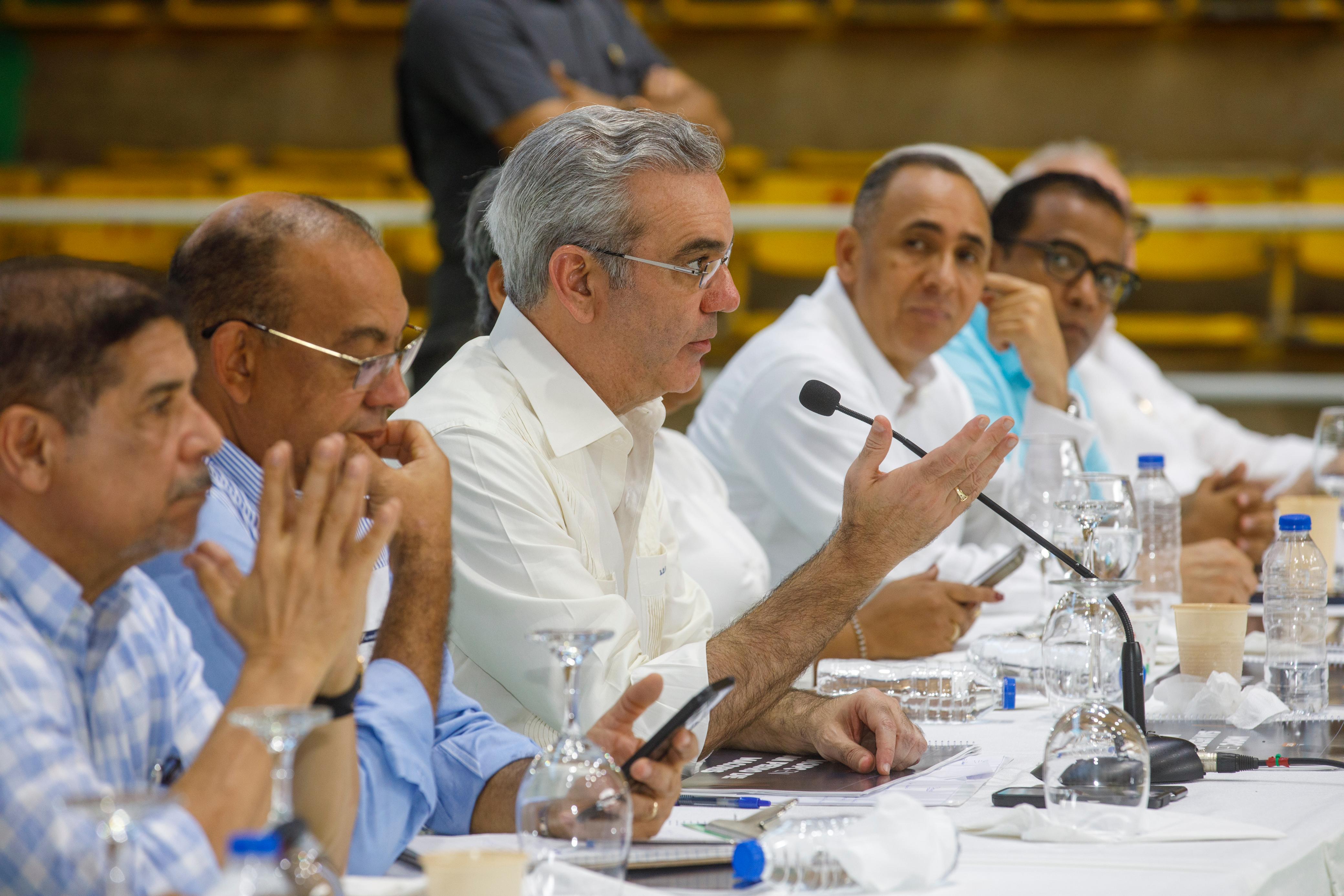 SPM: Abinader se reúne con organizaciones comunitarias imagen