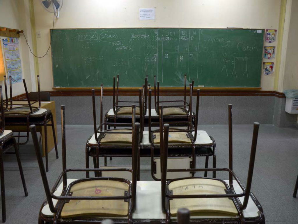Padres denuncian ADP paralizó 520 escuelas sólo en septiembre imagen