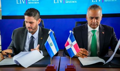 RD y El Salvador amplían vínculos en materia de hidrocarburos