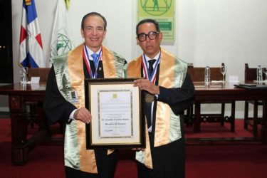 Reconoce Academia de Ciencias al Dr. Arnaldo Espaillat Matos