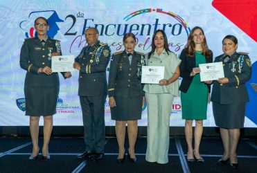 Formarán 900 mujeres desde  enero para la Policía Nacional