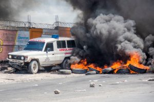 Dos pacientes mueren tras ser atacada una ambulancia en Haití