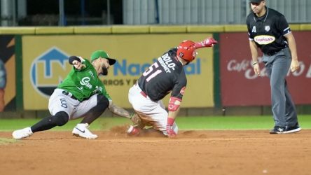 Leones, Gigantes y Aguilas triunfan en el beisbol de la RD