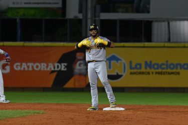 Aguilas derrotan al Licey; los Gigantes vencen a las Estrellas