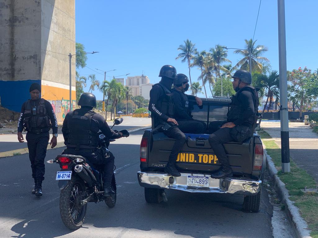 La Vega: Policía dominicana se incauta drogas y armas fuego imagen