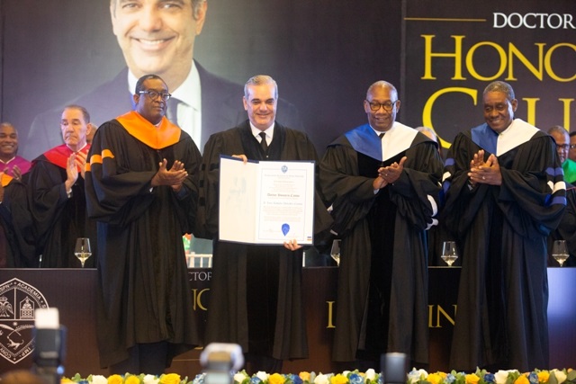 UASD entrega a Luis Abinader título de Doctor Honoris Causa