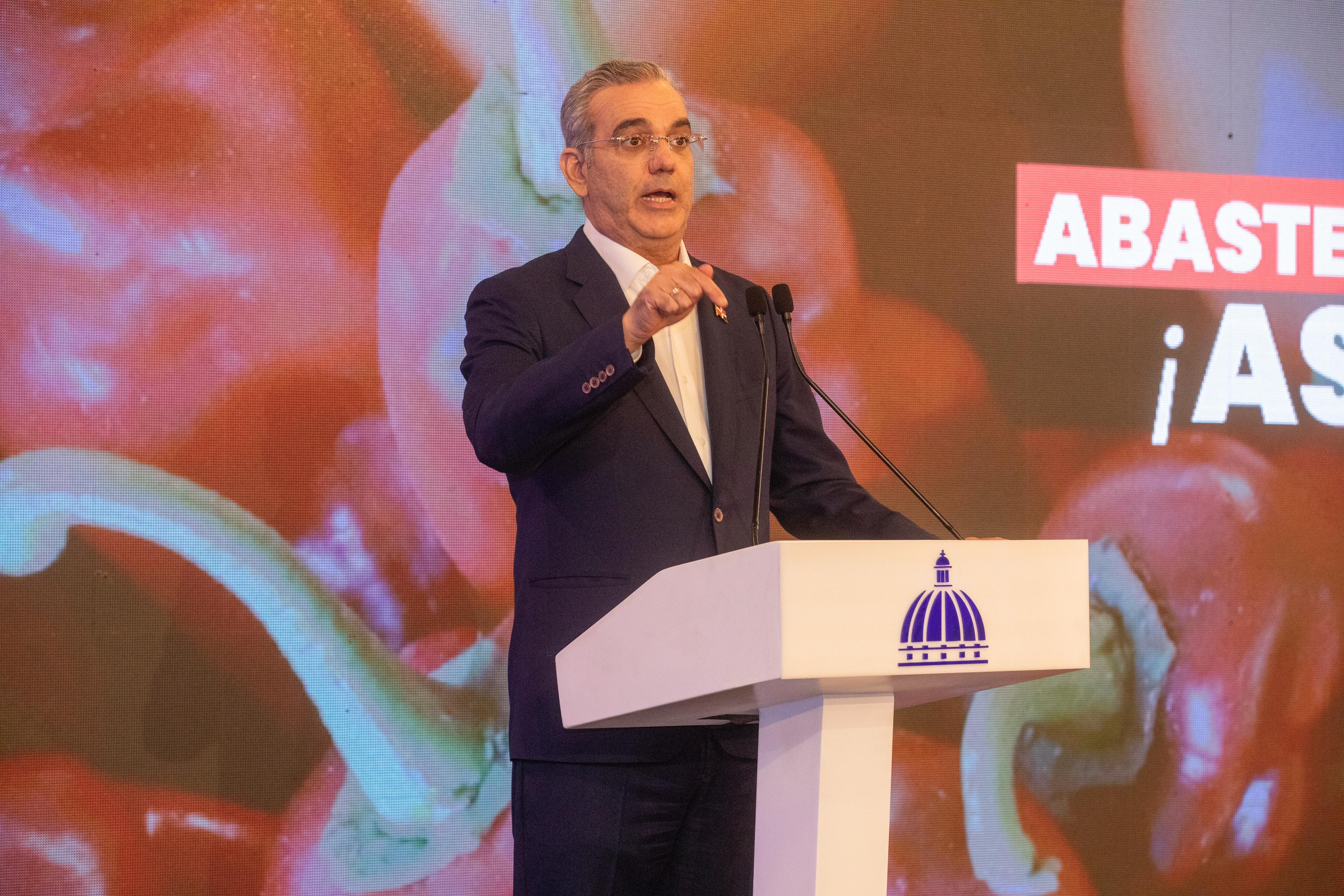 Gobierno trata con productores sobre permisos obreros haitianos imagen