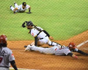 Leones se mantienen en el primer lugar; Licey derrota a las Estrellas