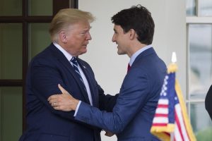 Trudeau vuela Florida para hablar con Trump sobre arancel Canadá