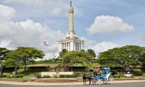 Ateneo inaugura exposición al Monumento Héroes Restauración