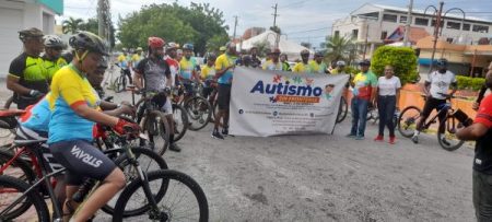 Cientos apoyan carrera de la Fundación Autismo sin Fronteras