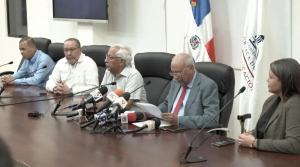 Evaluarán desempeño 129 mil maestros Rep. Dominicana