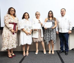 SNS realiza primera entrega de premios a laboratorios clínicos