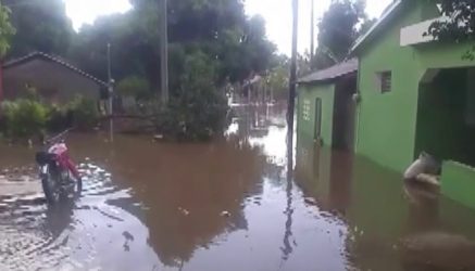 DAJABON: Lluvias dañan casas y obligan a desplazar familias