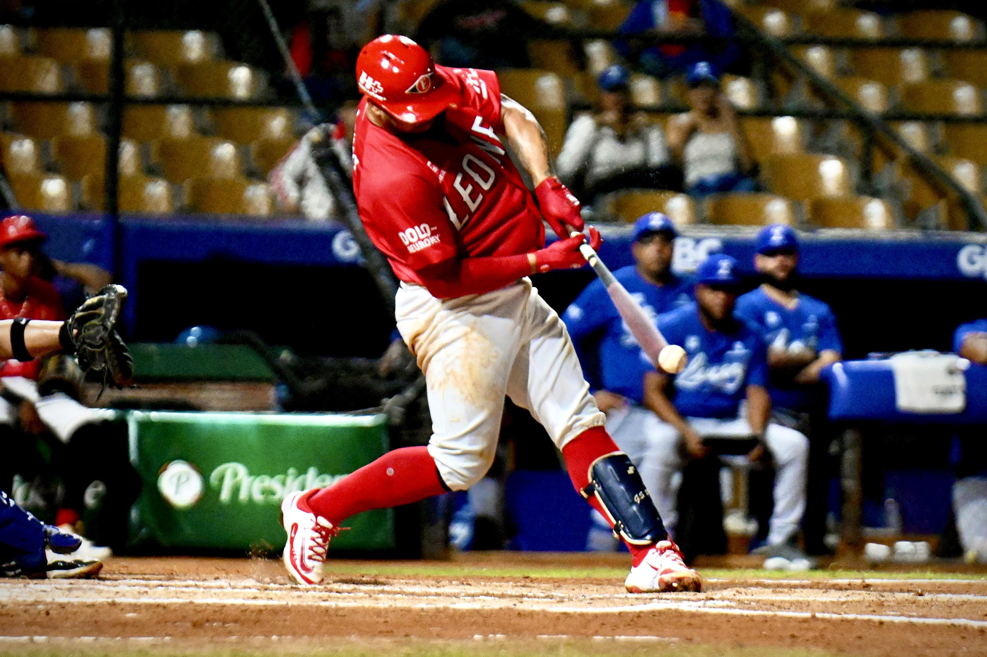 Gary Sánchez pega jonrón por los Leones; Aguilas y Estrellas ganan imagen