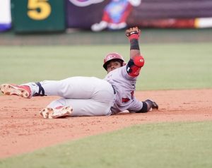 Con blanqueada, Leones amplían racha y dominio sobre Gigantes