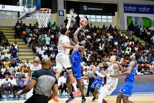 Mauricio Báez supera a Bameso y empata la serie final del TBS DN