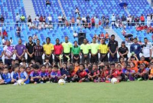 Más de 1,200 niños disfrutan de “Juguemos fútbol en el olímpico”